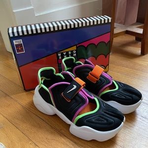 Nike Aqua Rift Split Toe Black Sneakers 8 8.5 ⚡️